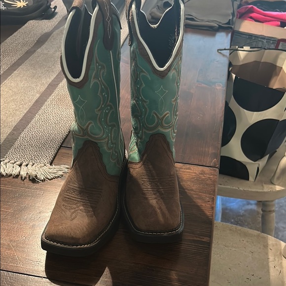 Justin Boots Brown and Turquoise Heeled Boots - Picture 2 of 10